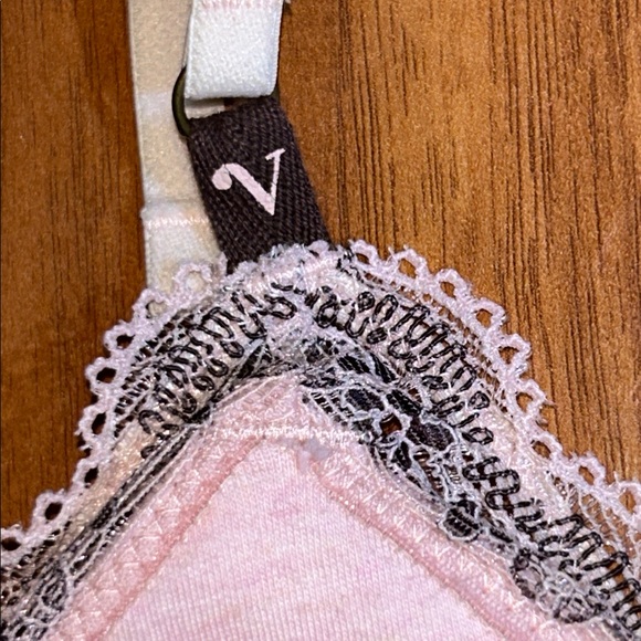 NWT Victoria’s Secret No Wire Lace Bralette - Picture 4 of 12